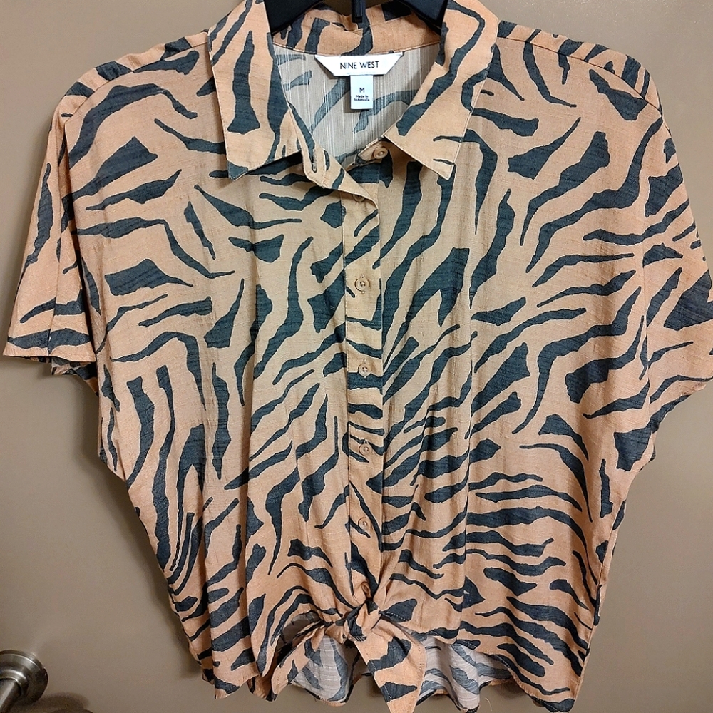 Short Sleeve Blouse - SIZE M